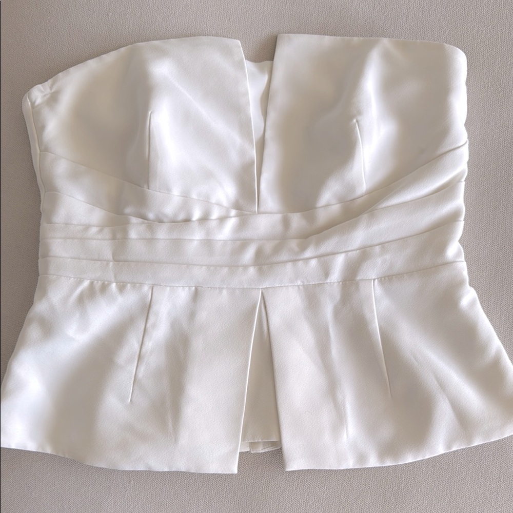 Elegant White Strapless Top